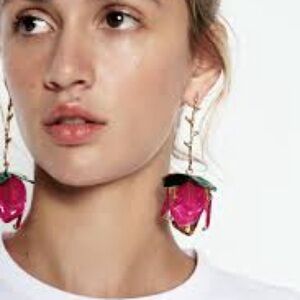 ZARA ENAMELLED FLORAL EARRINGS FUCHSIA PINK GOLDEN NWT ✨✨🎉🎉